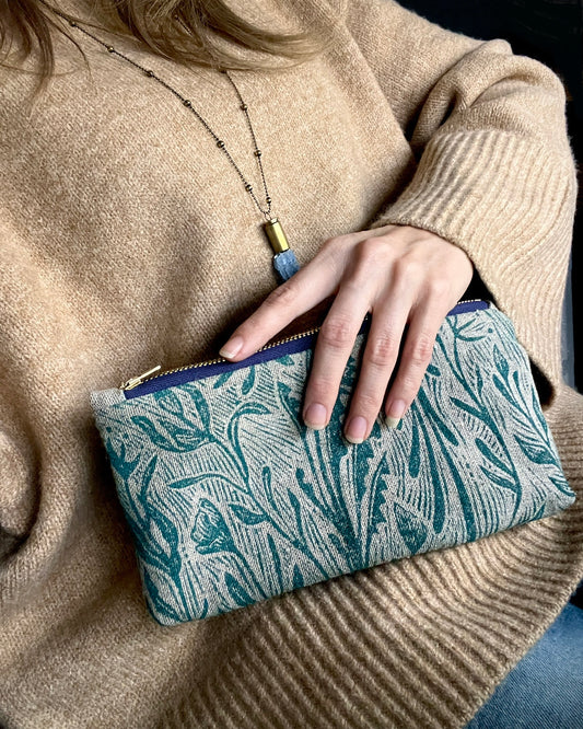 Black Linen Zipper Pouch