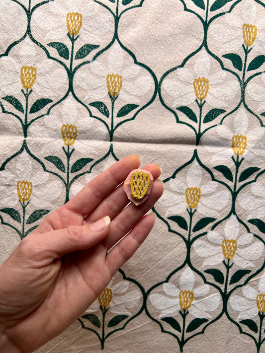 Daisies Tea Towels & Tapers