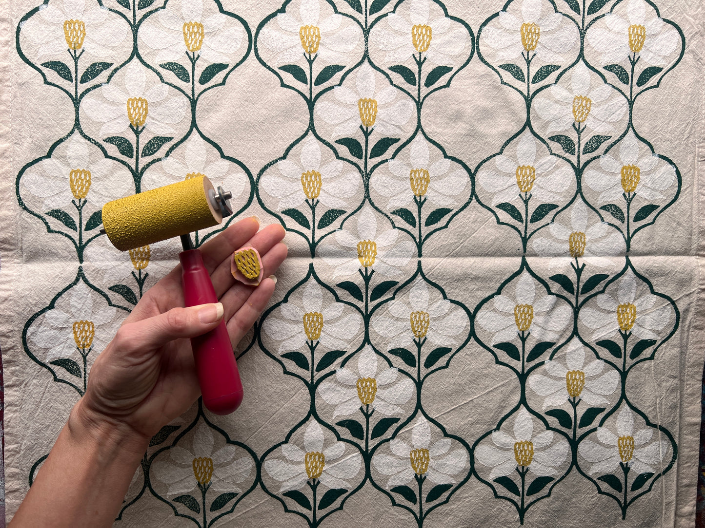 Daisies Tea Towels & Tapers