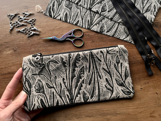 Black Linen Zipper Pouch