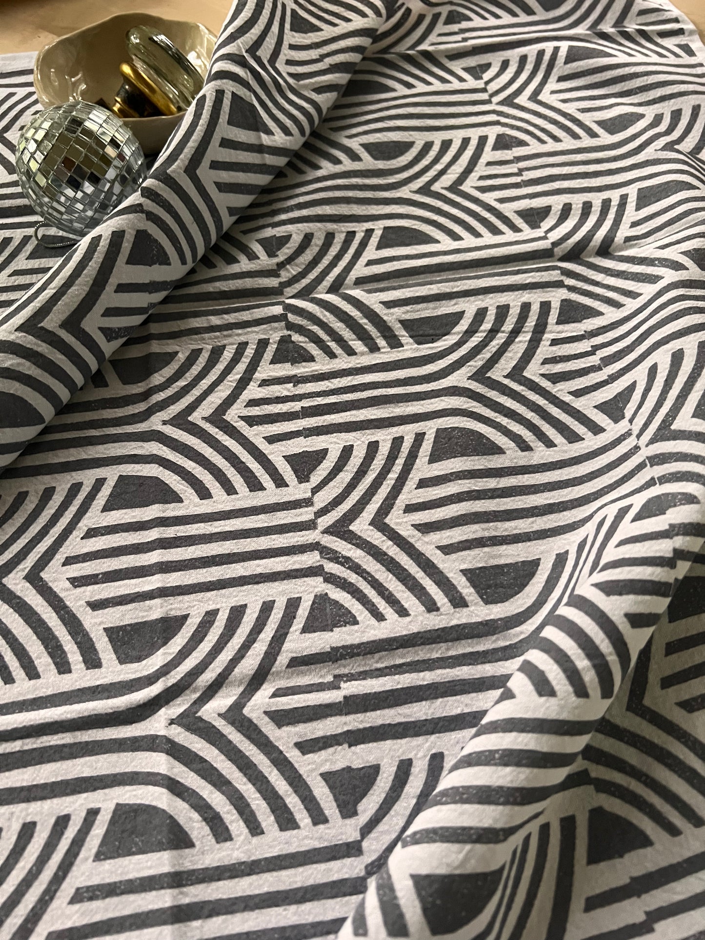 Intertwined Pattern Tea Towel