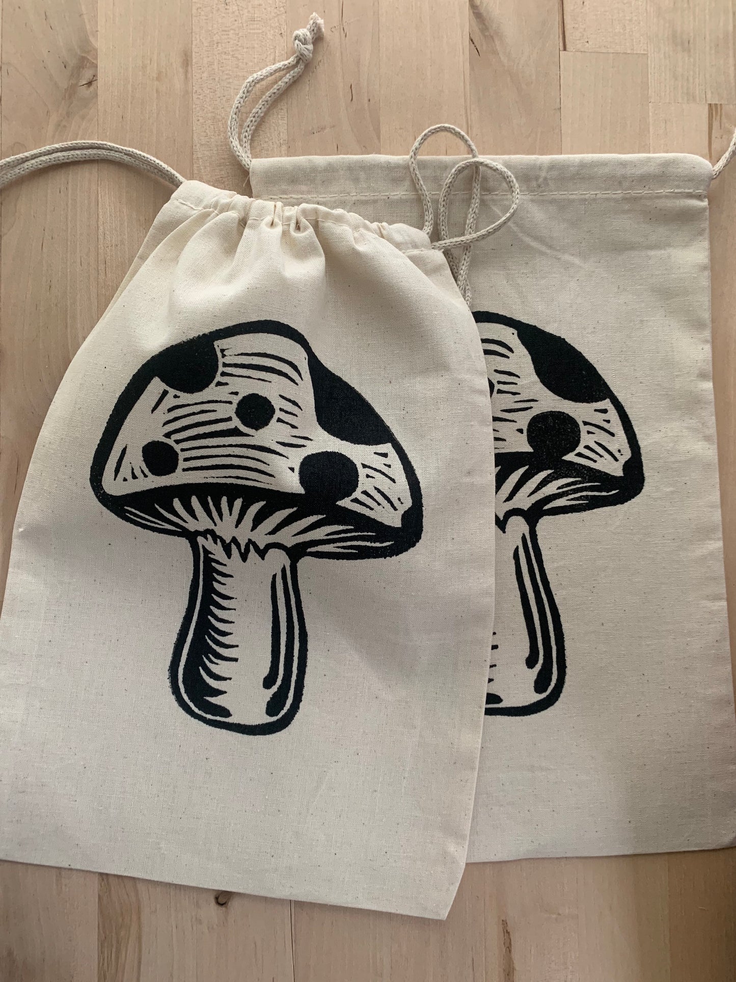 Gatherer Muslin Gift Bag with Mushroom