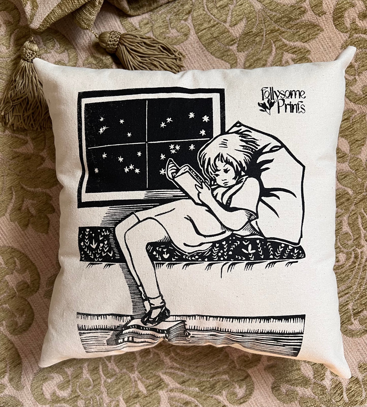 The Reader Pillow