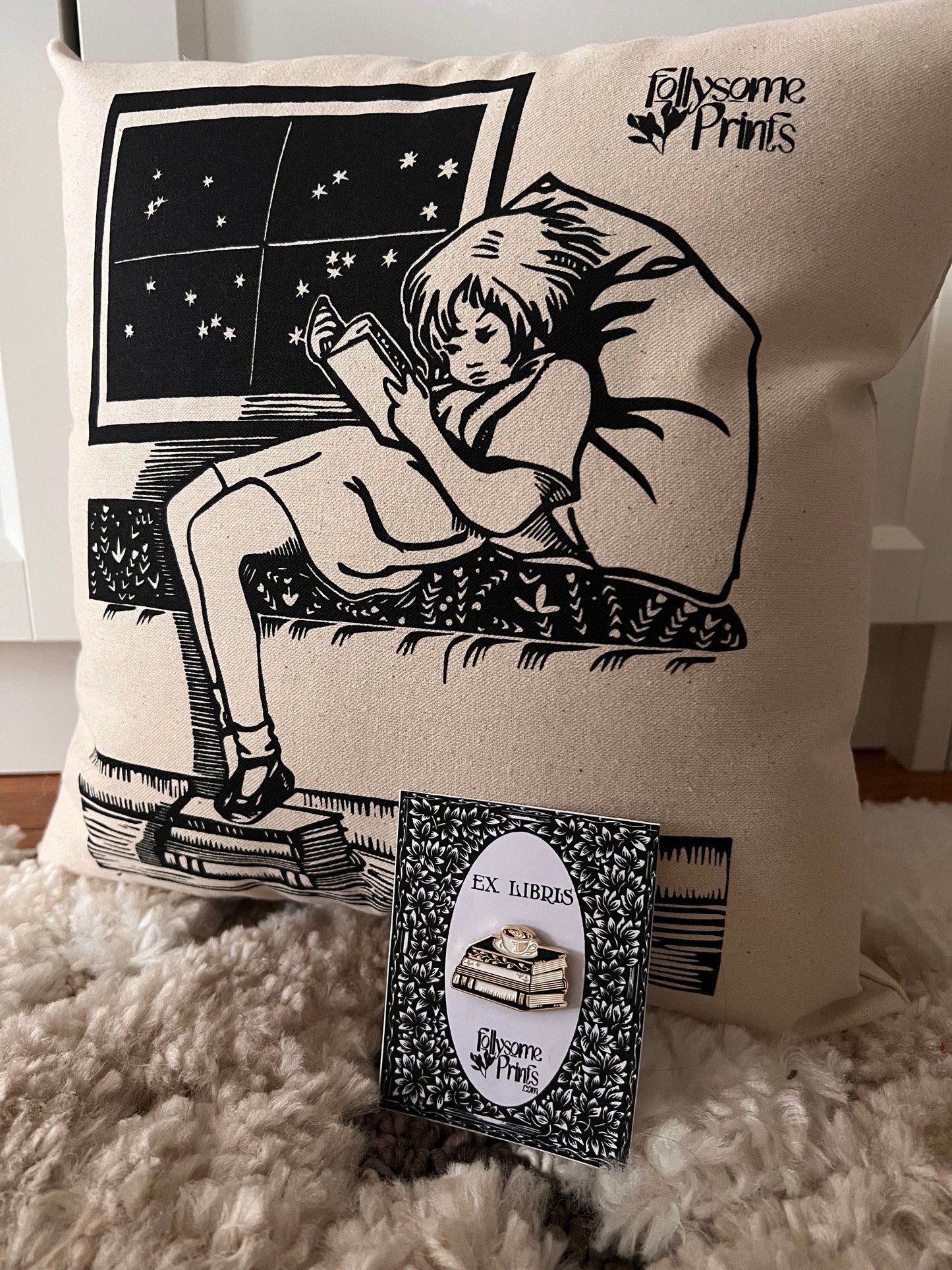 The Reader Pillow